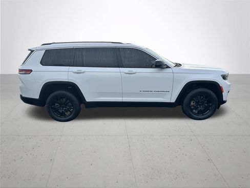 Used 2023 Jeep Grand Cherokee L Laredo w/ Luxury Tech Group I AWD/4WD image 6