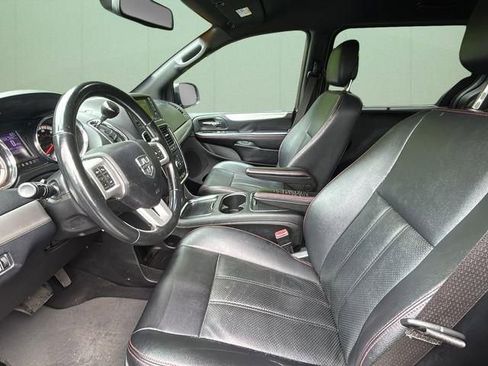 Used 2019 Dodge Grand Caravan GT FWD image 12