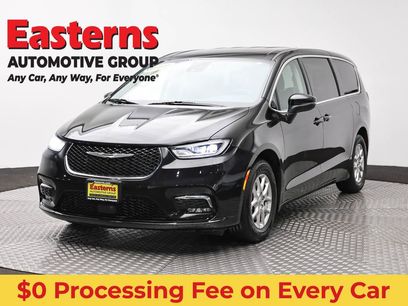 Used 2023 Chrysler Pacifica Touring-L
