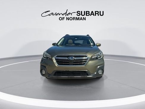 Used 2019 Subaru Outback 2.5i Limited AWD/4WD image 3