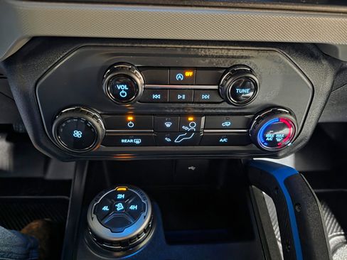 Used 2022 Ford Bronco Black Diamond image 54