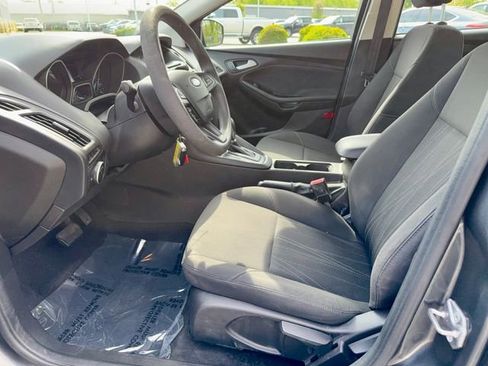 Used 2017 Ford Focus SE FWD image 11