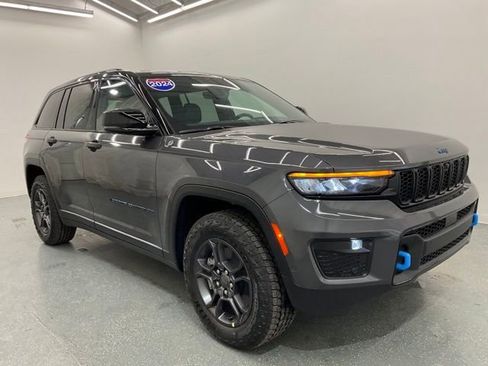 New 2024 Jeep Grand Cherokee Trailhawk w/ Advanced Protech Group II AWD/4WD image 8