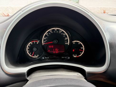 Used 2013 Volkswagen Beetle 2.5 FWD image 22