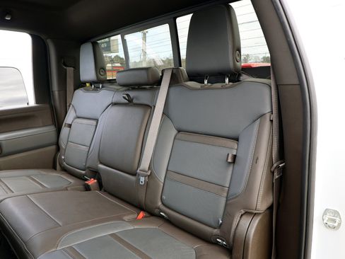 Used 2022 GMC Sierra 2500 Denali w/ Denali Ultimate Package image 21