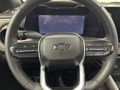 Used 2024 Chevrolet Colorado ZR2 w/ Technology Package AWD/4WD image 17