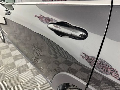 Used 2016 Jeep Cherokee Limited image 25