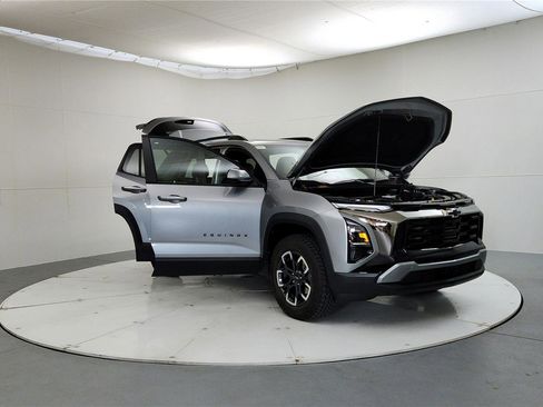 Used 2026 Chevrolet Equinox ACTIV FWD image 9