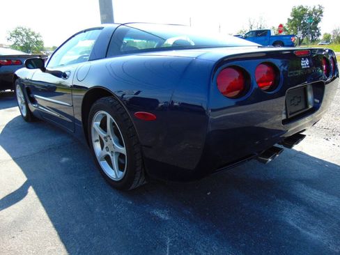 Used 2001 Chevrolet Corvette Coupe w/ Preferred Equipment Group1 RWD image 6