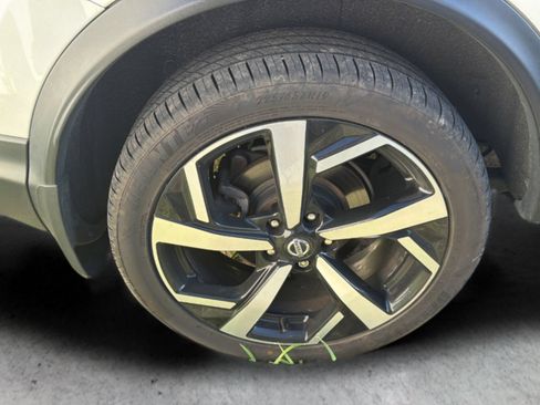 Used 2020 Nissan Rogue Sport SL w/ Premium Package FWD image 25