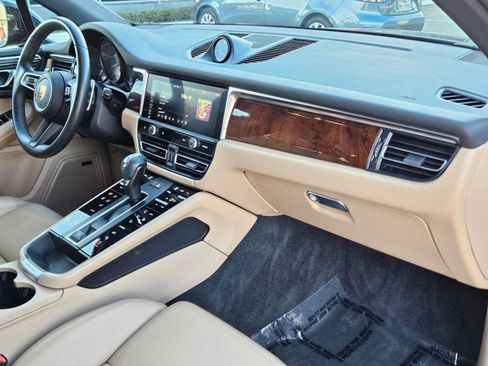 Certified 2023 Porsche Macan S AWD/4WD image 21