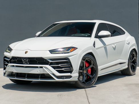 Used 2020 Lamborghini Urus AWD/4WD image 3