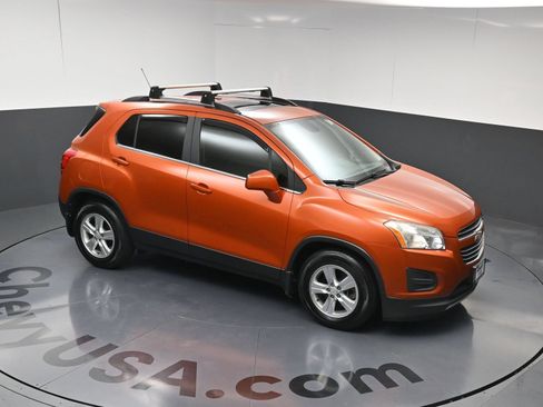 Used 2015 Chevrolet Trax LT w/ LT Sun and Sound Package FWD image 32