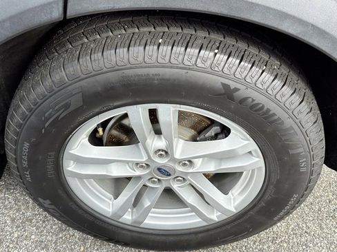 Used 2020 Ford Explorer XLT image 22