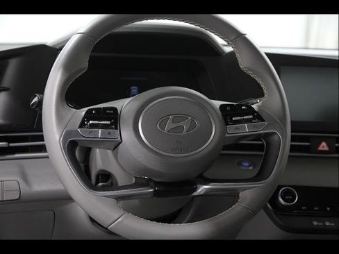 Certified 2025 Hyundai Elantra Sport image 7