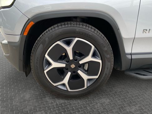 Used 2024 Rivian R1T Adventure AWD/4WD image 32