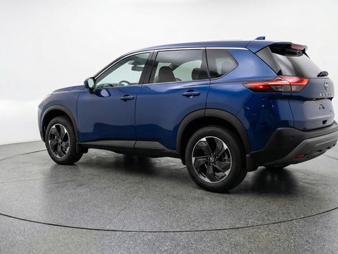 Used 2025 Nissan Rogue SV image 6