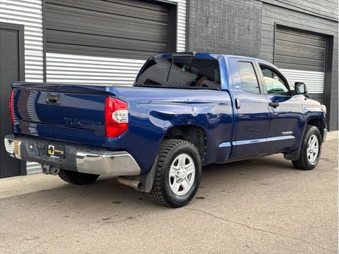 Used 2015 Toyota Tundra SR5 w/ Tow Package image 3