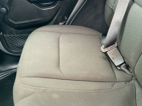 Used 2022 Jeep Wrangler Unlimited Sport image 29