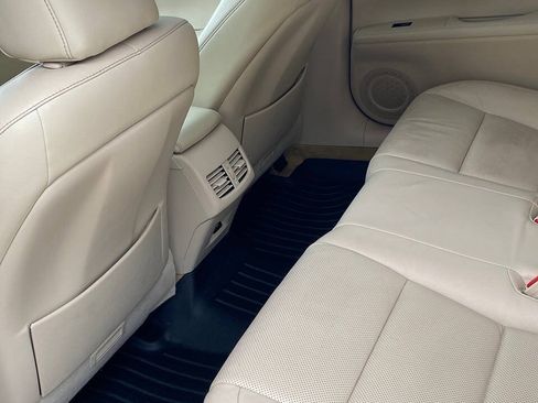 Used 2013 Lexus ES 350 w/ Luxury Pkg FWD image 19