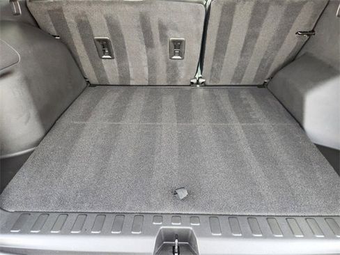 Used 2023 Chevrolet Equinox LT image 32