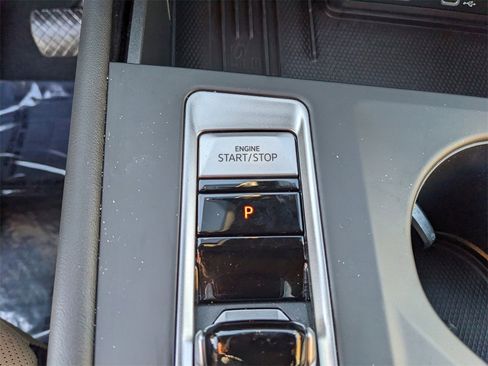 Certified 2025 Volkswagen Atlas Cross Sport SE image 23