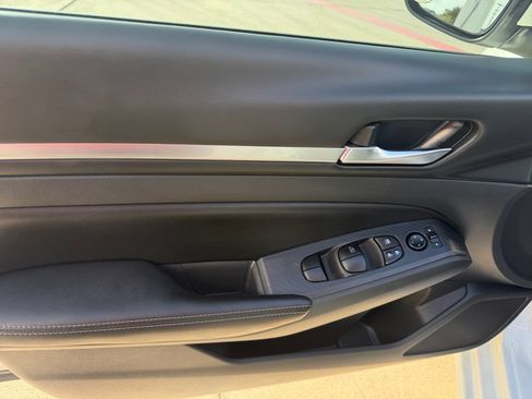 Used 2022 Nissan Altima 2.5 SV FWD image 11