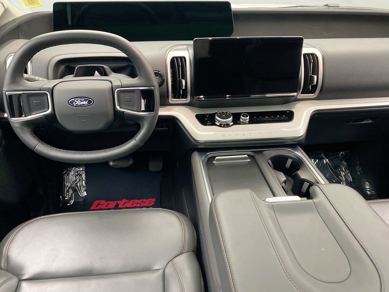 Used 2025 Ford Expedition Active AWD/4WD image 15