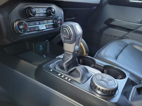Used 2025 Ford Bronco Badlands AWD/4WD image 26