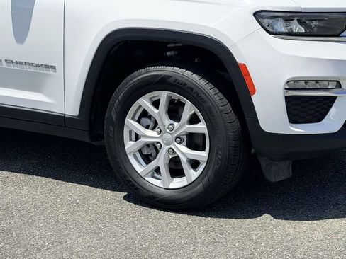 Used 2023 Jeep Grand Cherokee Limited AWD/4WD image 7