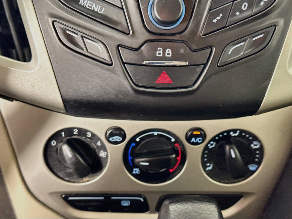 Used 2014 Ford Focus SE FWD image 17