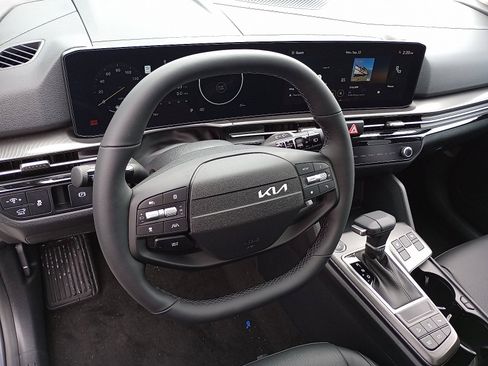 New 2026 Kia Sportage SX image 9