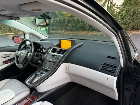 Used 2011 Lexus HS 250h image 17