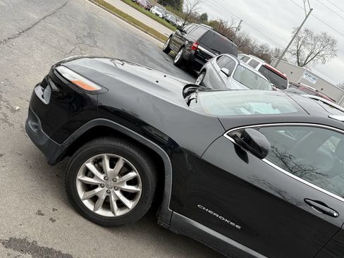 Used 2014 Jeep Cherokee Limited w/ Luxury Group image 3