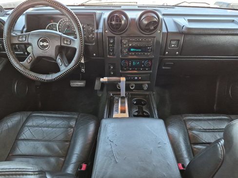 Used 2005 HUMMER H2 SUT w/ Preferred Equipment Group AWD/4WD image 12