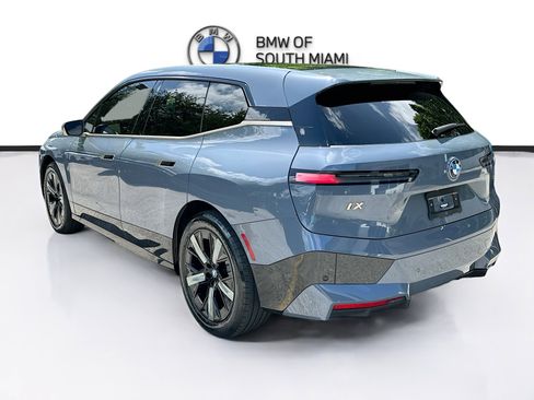Used 2024 BMW iX xDrive50 w/ Premium Package AWD/4WD image 5