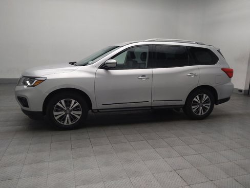 Used 2020 Nissan Pathfinder SL image 2