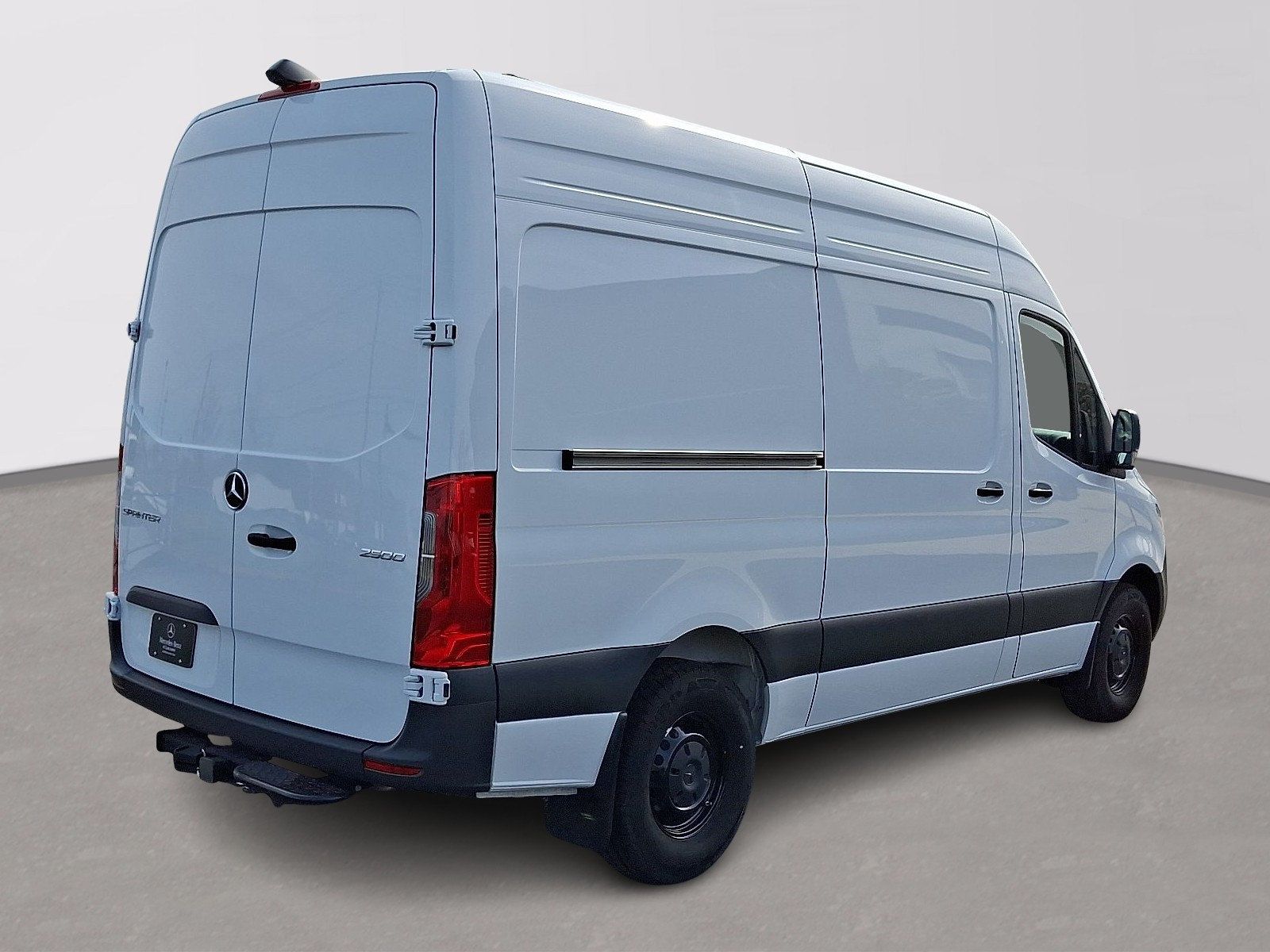 Used 2024 Mercedes-Benz Sprinter 2500 image 4