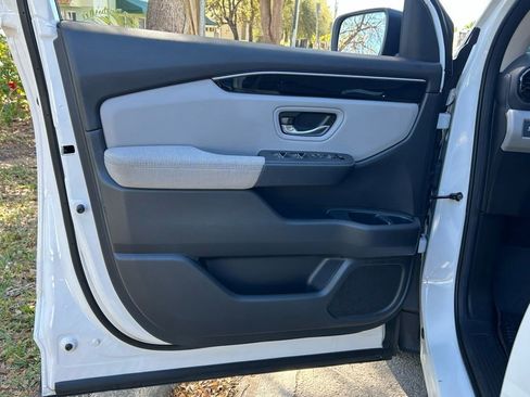 Used 2023 Honda Pilot LX image 23