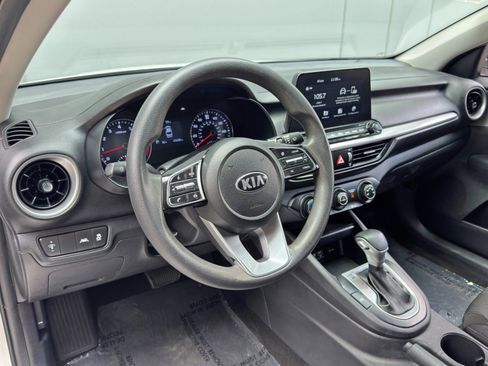 Used 2021 Kia Forte LXS FWD image 12