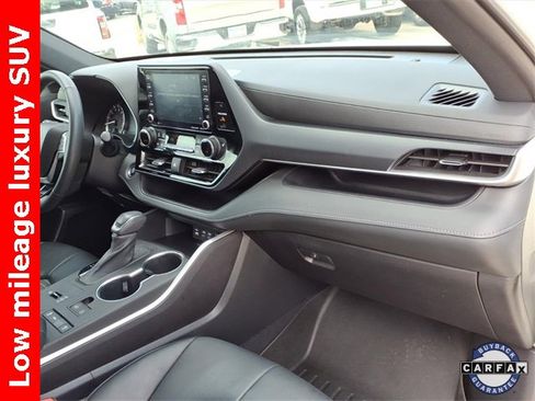 Used 2022 Toyota Highlander XSE image 21