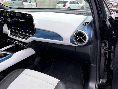 Used 2025 Chevrolet Equinox EV LT image 13