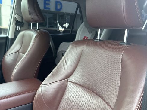 Used 2016 Toyota 4Runner Limited image 4