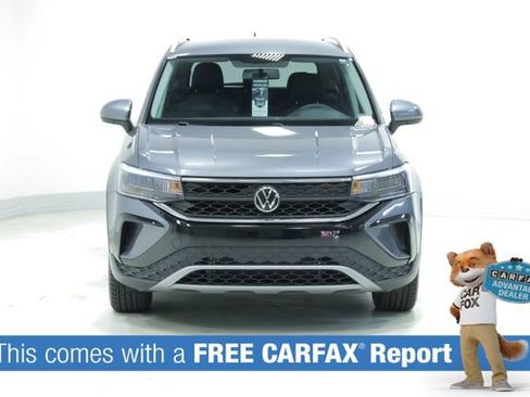 Used 2022 Volkswagen Taos SE image 2