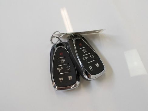 Used 2021 Chevrolet Camaro SS RWD image 26