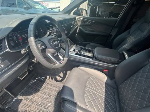 Used 2025 Audi SQ7 Prestige AWD/4WD image 11