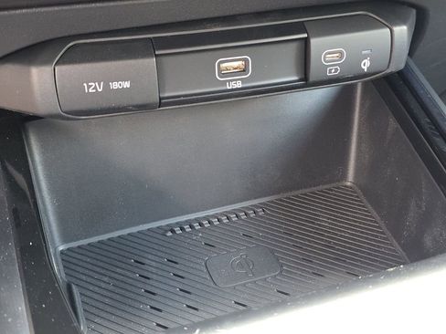 New 2025 Kia Niro EX image 22