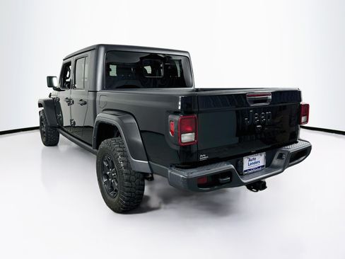 Used 2023 Jeep Gladiator Sport AWD/4WD image 7