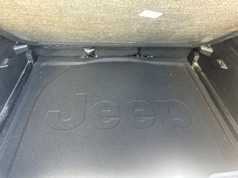 Used 2022 Jeep Renegade Latitude AWD/4WD image 41