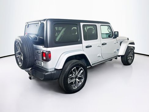 Used 2024 Jeep Wrangler Sport S image 9